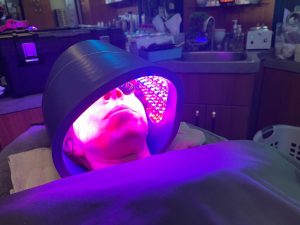 Red LED - Anti-aging Facial