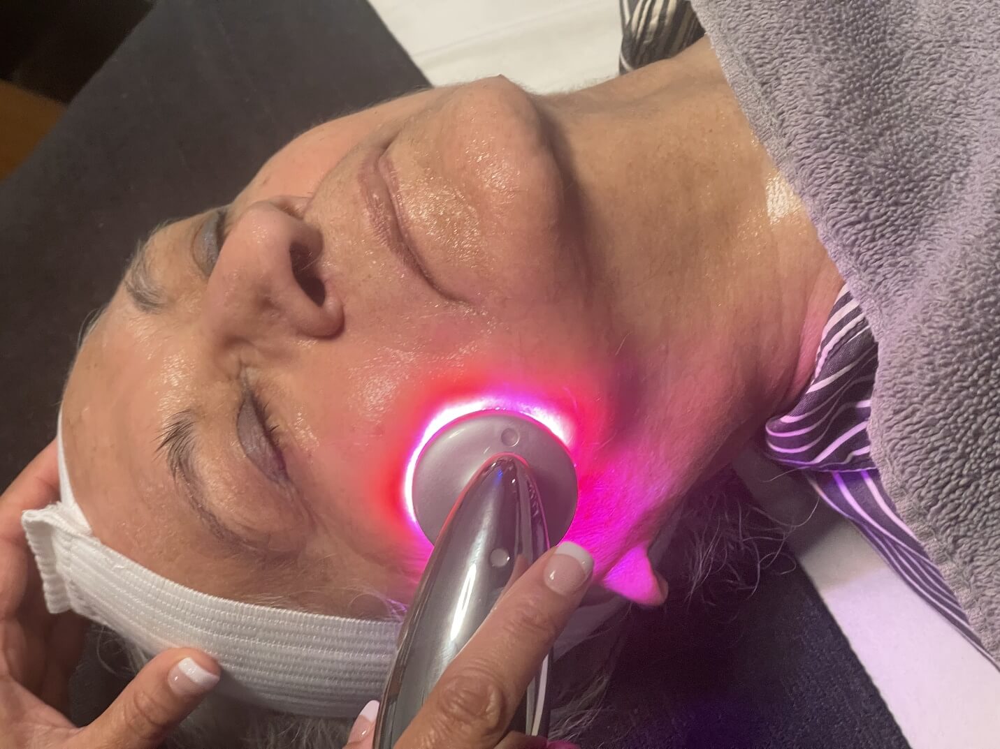 Achieve Youthful Skin Without Needles: Introducing the Needle-Free Filler Facial